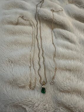 Gold-Tone Women's Necklace with Emerald Green Teardrop Pendant